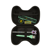 Schwarze Federmäppchen im Gaming-Stil mit Netzfach und fünf Stecklaschen, ungefüllt