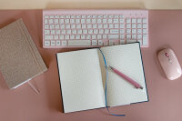 Notizbuch in glitzerndem Nachtblau mit kariertem Muster, 100 g/m² Papier und FSC-Mix-Zertifizierung