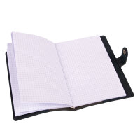 Notizbuch mit Weltkarte Design, karierte Seiten und Maße von 13,5 x 19,3 cm aus FSC-Mix zertifiziertem Papier