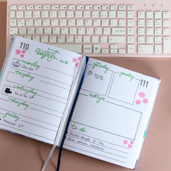 Punktiertes Journal für 365 Tage im FSC-Mix mit robuster Bindung und praktischem Lesezeichen