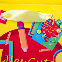 Bunte Geschenktasche zum Schulanfang in den Maßen 23 x 18 x 8 cm aus FSC-Mix Material